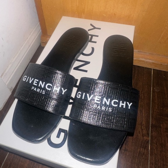 Authentic Givenchy Slides - Picture 3 of 6